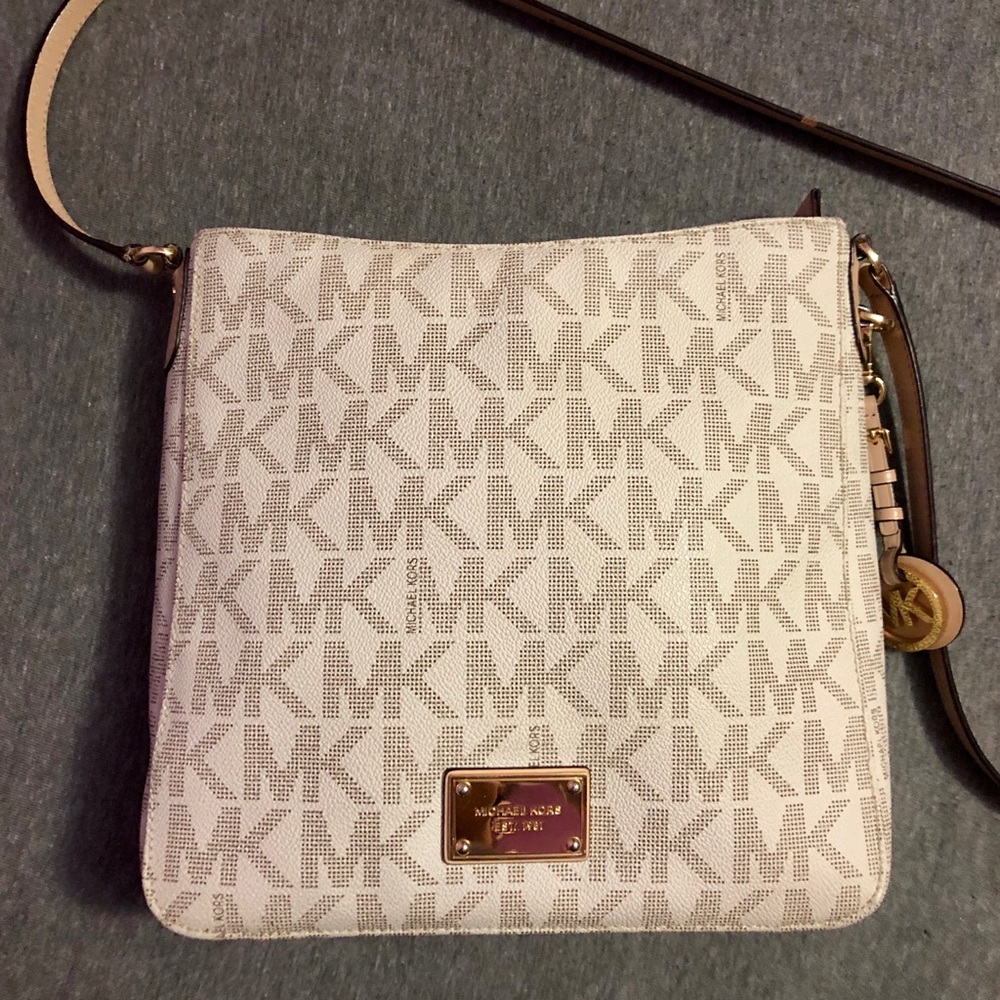 Michael Kors Jet Set Travel Large Messenger Bag